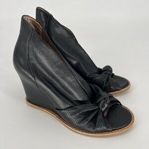 BELLE SIGERSON MORRISON Black Leather Slip‎ On Peep Toe Booties Pump Wedge 6.5B